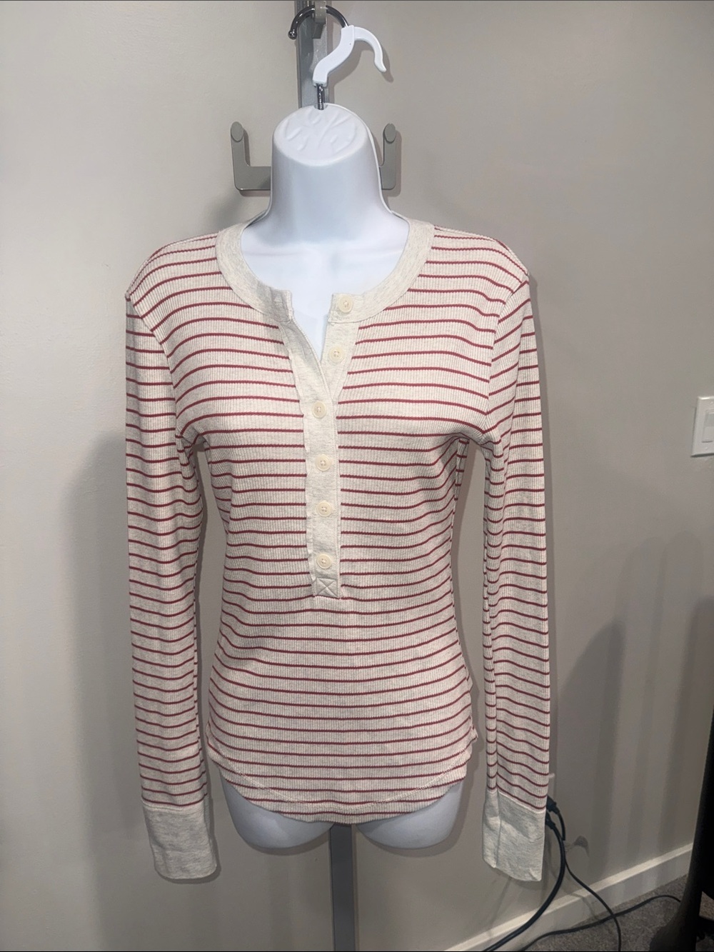 Aerie waffle Long Sleeve Ribbed Henley Shirt,burnt orange striped, Size M